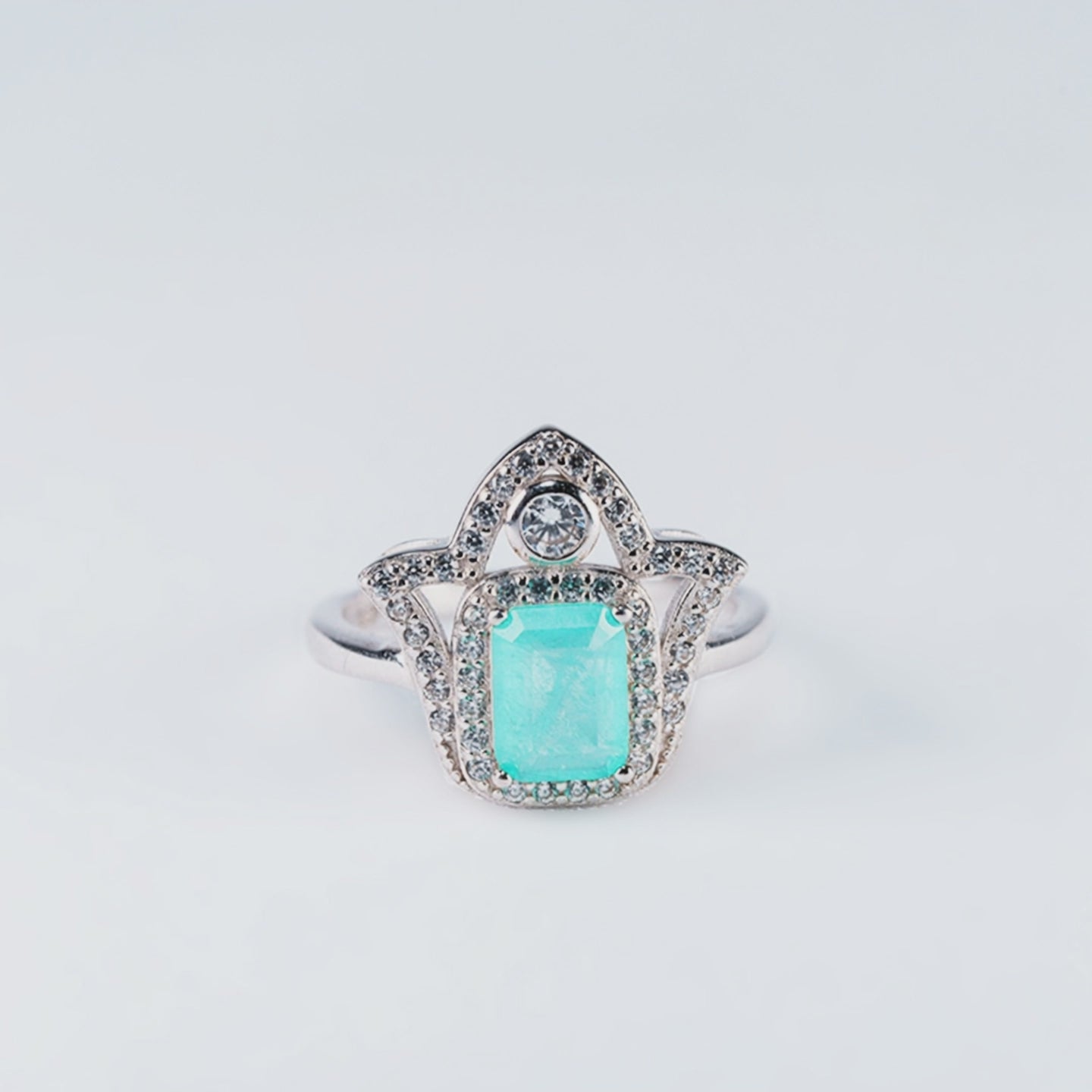 Hand of Light Fatima ring with green tourmaline - product showcase video